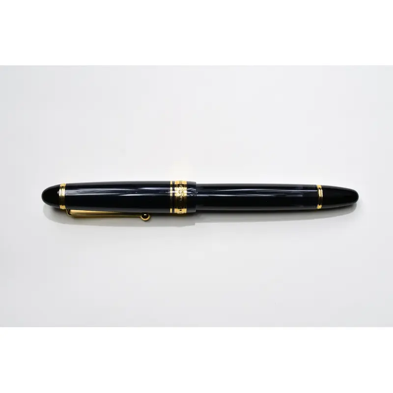 Pilot Custom 823 - Black Smoke
