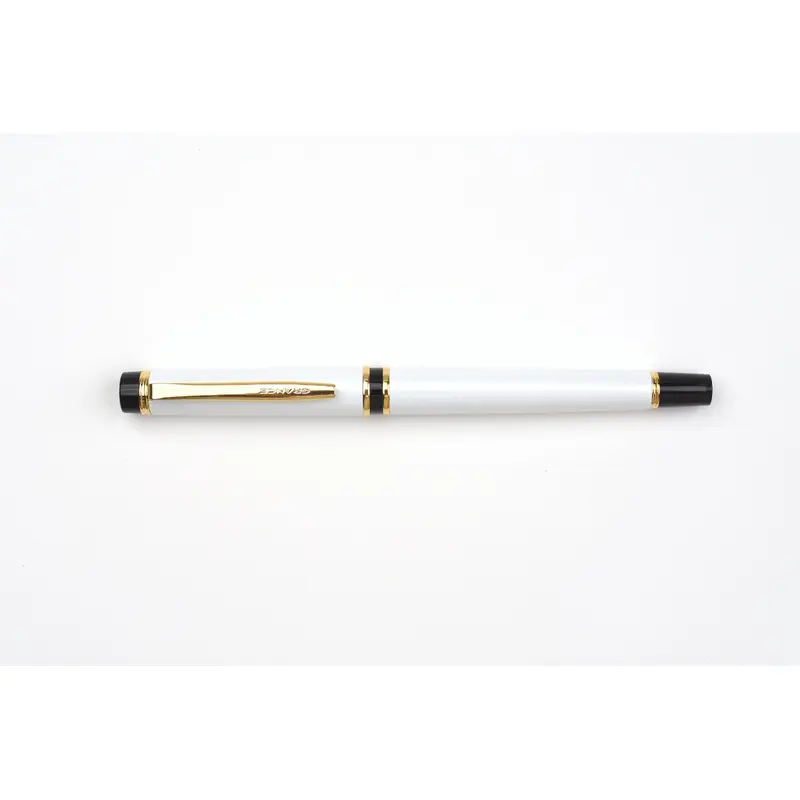 Pilot Grance - Pearl White