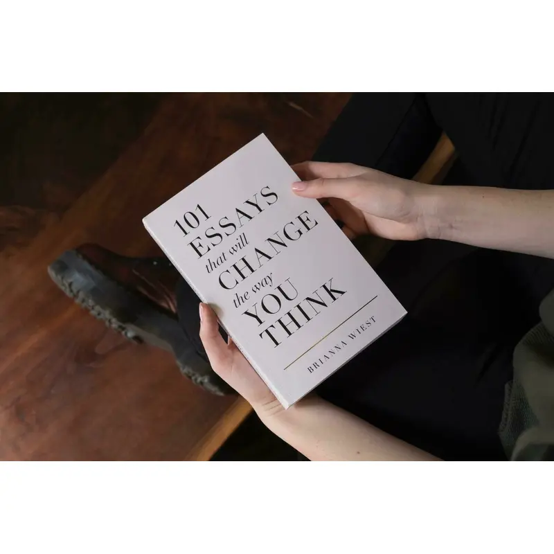 101 Essays That Will Change The Way You Think Book